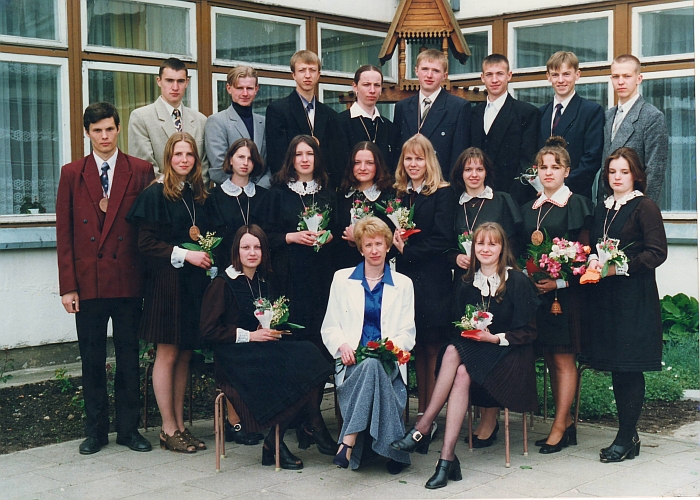 Paskutinis skambutis. 1998 m.
