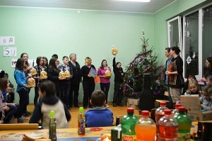 Visi koncerte dalyvavę „artistai“ gavo dovanų.