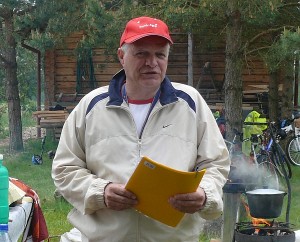 Bagaslaviškyje gyvenantis bitininkas Gediminas Žilinskas dėl prasto pavasarinio medunešio kaltina blogas oro sąlygas Bagaslaviškyje gyvenantis bitininkas Gediminas Žilinskas dėl prasto pavasarinio medunešio kaltina blogas oro sąlygas