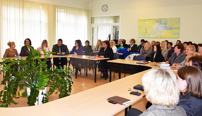  Susitikime su kontroliere - pilna salė vaiko teisių srityje dirbančių įstaigų atstovų