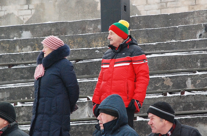Patriotinis lenktynių akcentas.