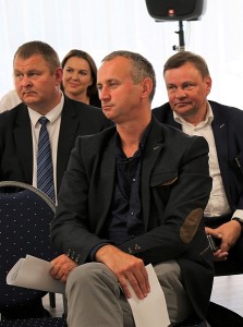 Darbo partijos tarybos narys, Alionių seniūnas Sigitas Bankauskas, buvęs Seimo Pirmininkas, Darbo partijos prezidiumo narys Vydas Gedvilas, Darbo partijos Prezidiumo narys, Molėtu savivaldybės tarybos narys Darius Stankevičius Darbo partijos tarybos narys, Alionių seniūnas Sigitas Bankauskas, buvęs Seimo Pirmininkas, Darbo partijos prezidiumo narys Vydas Gedvilas, Darbo partijos Prezidiumo narys, Molėtu savivaldybės tarybos narys Darius Stankevičius