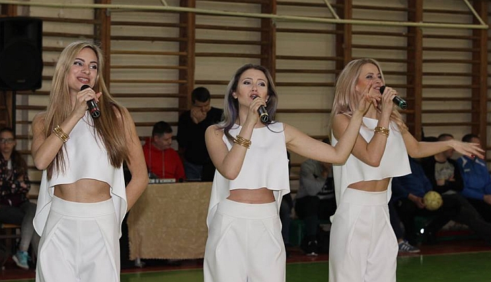 Koncertavo muzikinė grupė „Vyšnios“. Koncertavo muzikinė grupė „Vyšnios“.